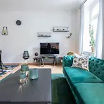 Mittendrin, Tolles Balkon-apartment דירה צוויקאו