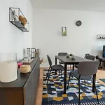 Mittendrin, Tolles Balkon-apartment