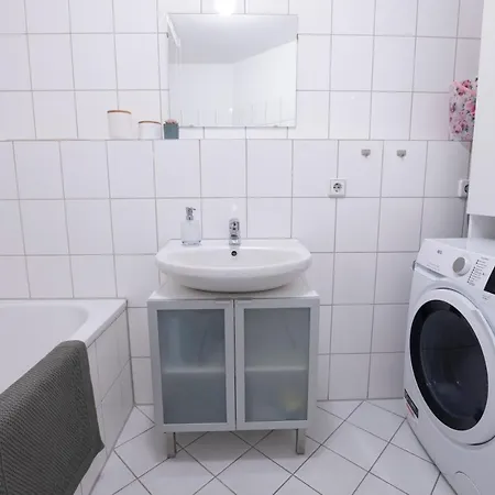 Mittendrin, Tolles Balkon-apartment Zwickau