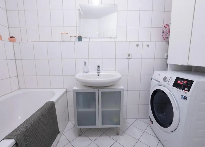 Mittendrin, Tolles Balkon-apartment اتسوكو