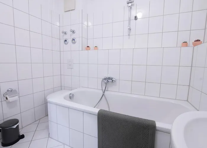 شقة Mittendrin, Tolles Balkon-apartment اتسوكو